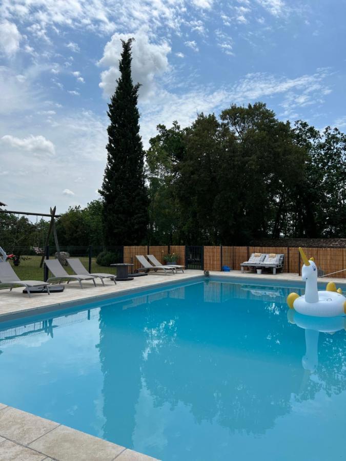 Hotel Coulonges Savignac-sur-Leyze Exterior foto