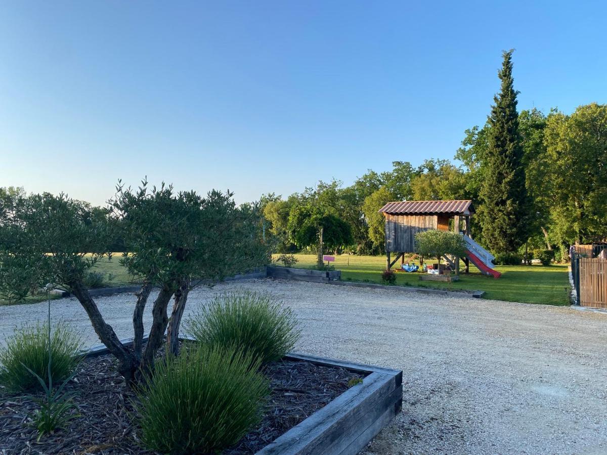Hotel Coulonges Savignac-sur-Leyze Exterior foto